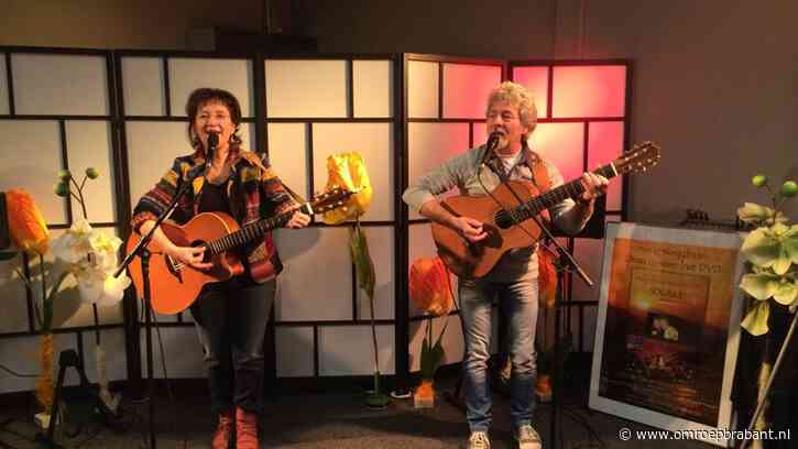 Zangeres Lya de Haas heeft de draad weer opgepikt na dood van 'haar Hennie'