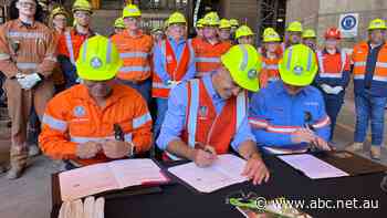 SA government signs hydrogen deal with Whyalla steelworks in move away from coal