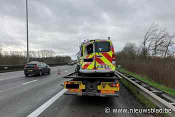 Vrachtwagen ramt signalisatiewagen, gelukkig zonder gewonden