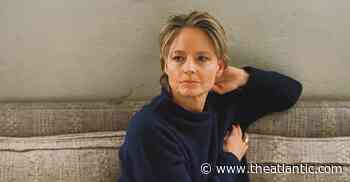 At 61, Jodie Foster Is Finally Unclenching And Letting (Some Of) Her Guard Down