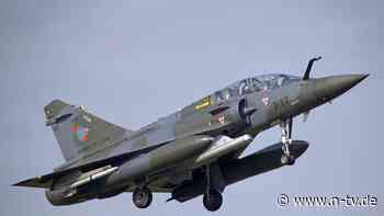 Der "rote Knopf bleibt in Paris": Weber will französischen Atomwaffen-Schutzschirm für Europa