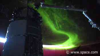 ISS astronauts witness 'spectacular' auroras from space (photos)