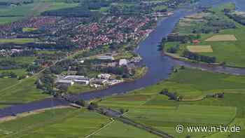 Bahnverkehr wohl lange gestört: Frachtschiff kracht in Eisenbahnbrücke in Niedersachsen