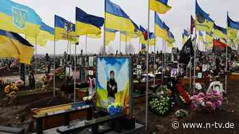 Zahl erstmals offiziell genannt: Selenskyj: Bisher 31.000 ukrainische Soldaten getötet