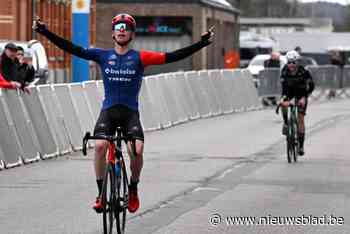 Kempenaar pakt de zege in Sint-Joris-Weert, Len Dejonghe eindigt in buik van peloton: “Ik heb koersen nodig om in vorm te geraken, nu ik veel minder tijd heb om te trainen”