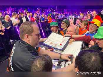 Bunter Darts-Abend in Jena: Rund 2500 Zuschauer feiern Gaga, Barni und Co.