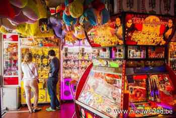 Celstraf voor werknemer lunapark met voetenfetisj die onder rok van jonge vrouw filmde