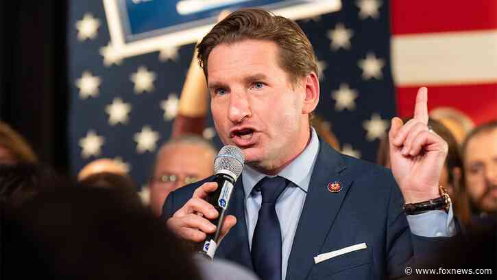 Longshot Democratic challenger to Biden angers supporters in home Minnesota district, called 'delusional'