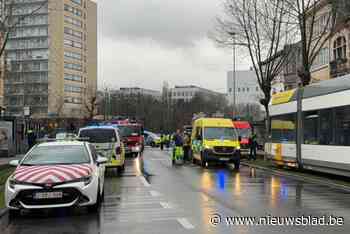 Voetganger aangereden door tram in Berchem: “Slachtoffer in levensgevaar naar ziekenhuis”