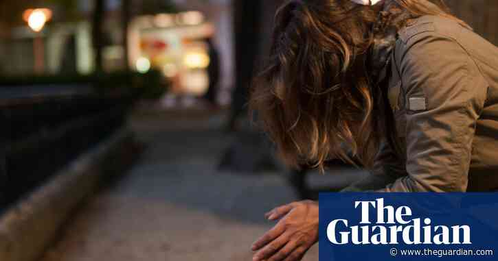 People in 20s more likely to be out of work because of poor mental health than those in early 40s