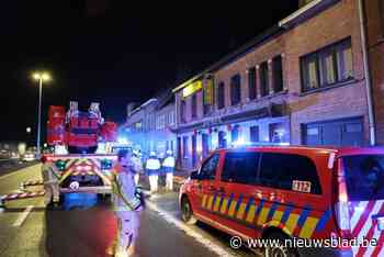 Restaurantgasten worden onwel en verwittigen hulpdiensten, brandweer vindt bewusteloze bewoner in zijn bed