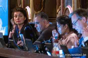 Zo verliep de Antwerpse gemeenteraad: een nieuwe schepen, zinkende bootjes en traag tuffende bussen