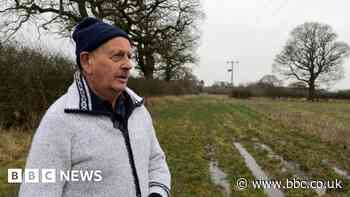 Solar farm row pits 'builders against blockers'
