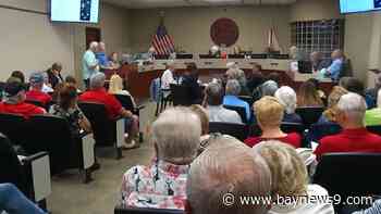 Palmetto city commission hears public concerns over Breonte Johnson-Davis' death