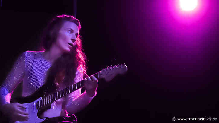 Interview mit der Chiemgauer Sängerin Rosalie Eberle: „Meine Musik soll frei sein.“