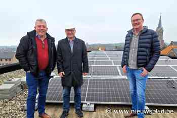 Zonnepanelen voor basisschool en gemeentehuis