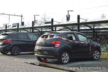 Citroën C3 helemaal gesloopt achtergelaten op parkeerterrein
