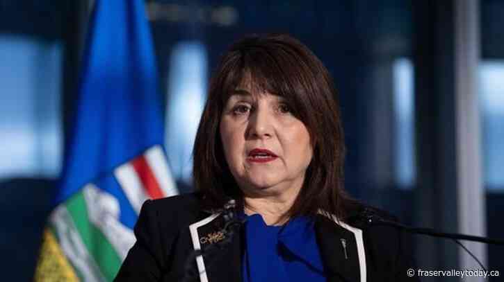 ‘Not consulted’: Alberta health minister questions Ottawa’s national pharmacare plan
