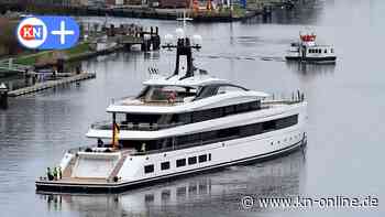 Megayacht „Cali“ mit Holzdeck und Pizzaofen auf Probefahrt in Kiel 