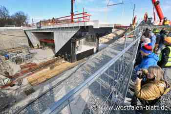 Brückenverschub lockt viele Schaulustige nach Benhausen