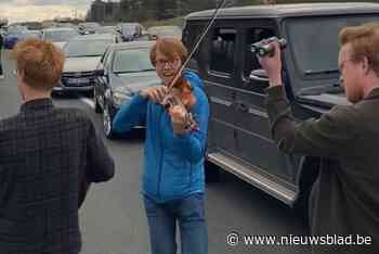 Noord-Limburgse band Floris and the Flames entertaint Duitse file: “Mensen begonnen zelfs te dansen”