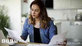 Hunt considers National Insurance cuts at Budget