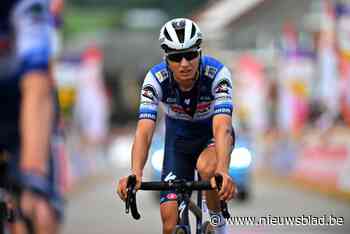 Mauri Vansevenant aan de zijde van Julian Alaphilippe in Strade Bianche