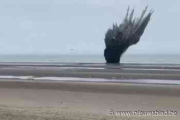 Spektakel aan de kust: vliegtuigbom van meer dan 100 kilogram tot ontploffing gebracht op strand