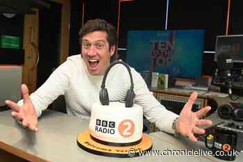 BBC Radio 2's Vernon Kay cut off air and 'emergency tapes' play in major blunder