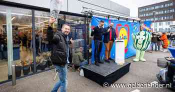 Jan wint minuut gratis winkelen bij de Lidl, maar kiest maar voor één soort product