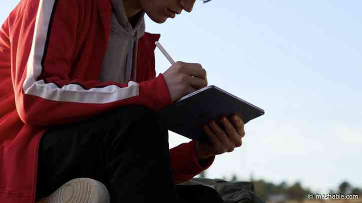 Top Apple deals this week: The Apple Watch SE and iPad Air are both at record-low prices