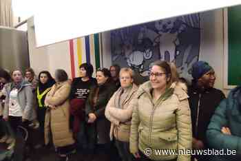 Zorgen rond weekendwerk: personeel woonzorgcentra overhandigt petitie aan Lommelse gemeenteraad