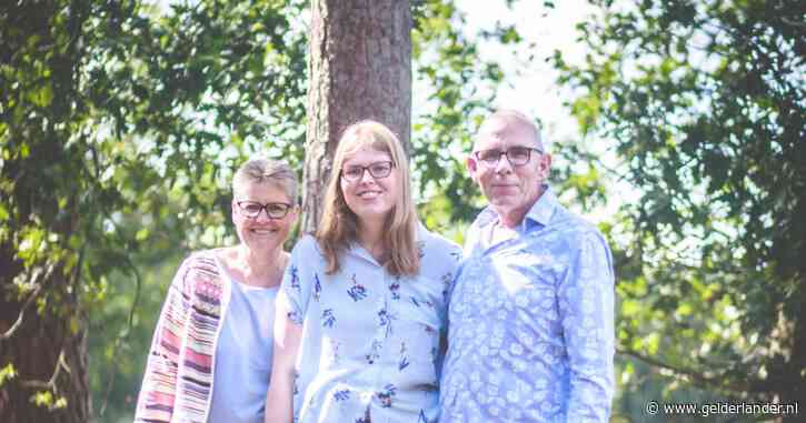 Mijn leven houdt niet op omdat ik zo ben’: ondanks heftige ziekte liet Anouk (30) zich niet stoppen