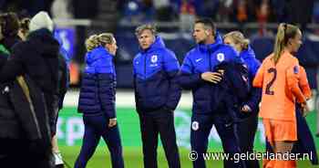 Bondscoach Andries Jonker over ‘gigantisch teleurstellend’ resultaat: ‘Vergelijkbaar gevoel met het WK’