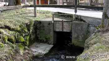 Zwei Brücken über Feldkirchner Bach sind marode: Warum nur eine neu gebaut wird