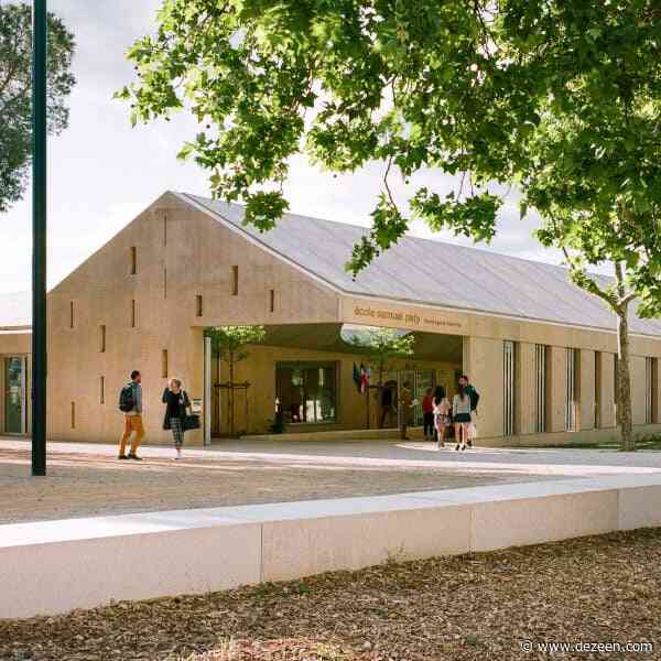 Ateliers O-S and NAS Architecture organise French school around planted courtyard