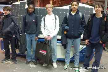 Leerlingen Regina Caeli op bezoek bij wereldkampioen zonnewagens