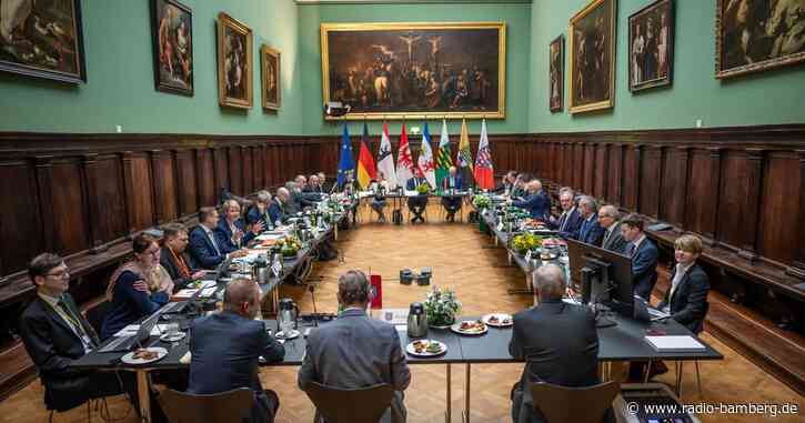 Ost-Länder fordern bessere Flug- und Bahnverbindungen