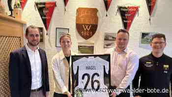 Von Chantal Hagel signiert: Trikot der besonderen Sorte für den TSV Wildberg