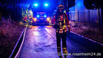 Zwischen Weinflaschen und Zigaretten: Frau stirbt bei Wohnungsbrand an der Grenze zu Bayern
