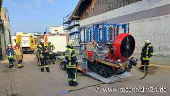 Großalarm in Heufeldmühle – Feuer und Rauch in Industriehalle