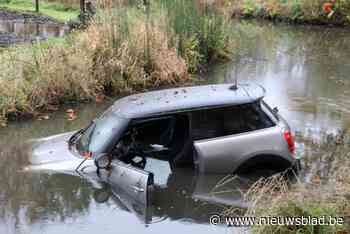 Rijverbod en boete voor man die na rum-tasting met auto in de gracht belandt