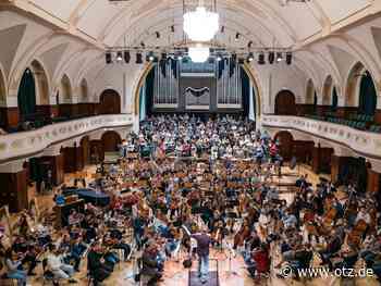 Jenaer Philharmonie feiert mit einem kolossalen Werk Geburtstag