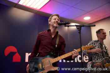 Chesney Hawkes performs in Nationwide branch to prove the bank is ‘The One and Only’