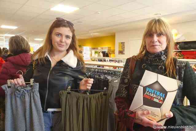 “Het leven is al zo duur, en soms vind je merkkleding voor een appel en een ei”: Overrompeling bij opening van nieuwe kringwinkel