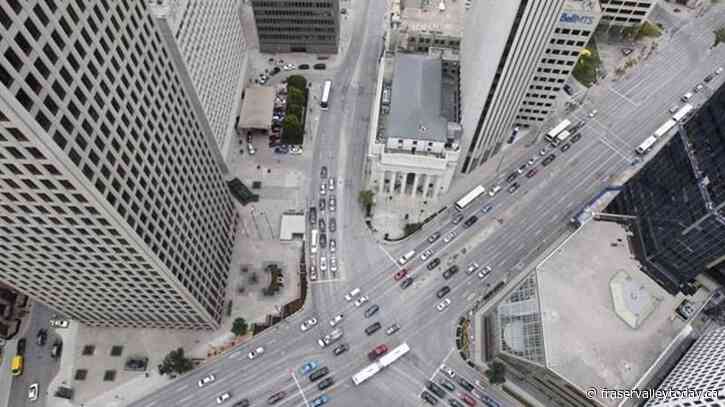 Portage and Main: Landmark Winnipeg intersection could open again to pedestrians