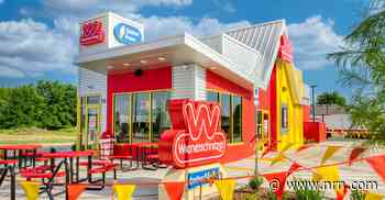 Restaurant operators shrink the store, not the experience