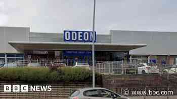 Mouse droppings and dirt found in cinema