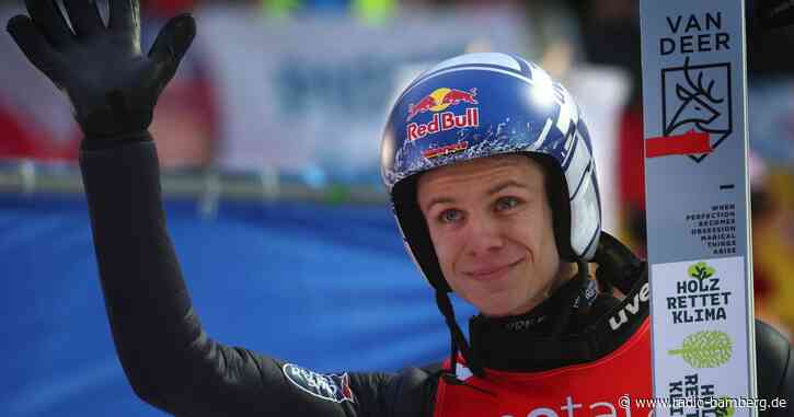 Wellinger springt in Lahti auf Platz zwei und holt auf