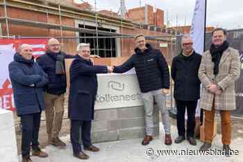 Gevelsteen project Kolkeneet geplaatst: “In juni communiceren we over de officiële openingsdatum”